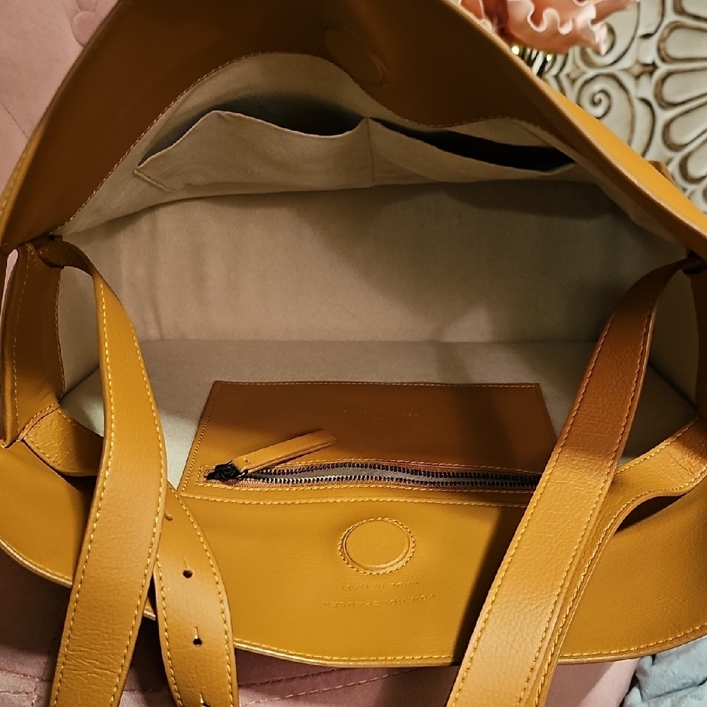 Authentic Vegan Medium Shopper - Picture 4 of 12